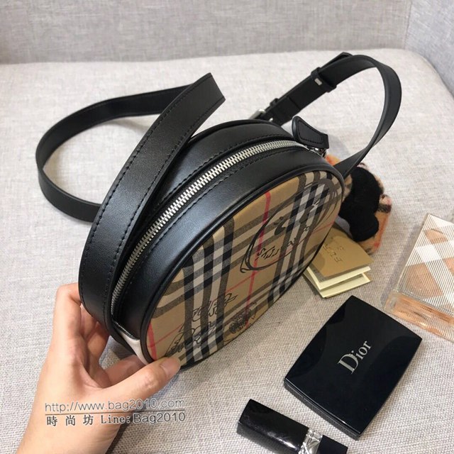 Burberry專櫃新款女包 巴寶莉限量版塗鴉系列圓形斜背包 Vintage復古格紋女包  db1187